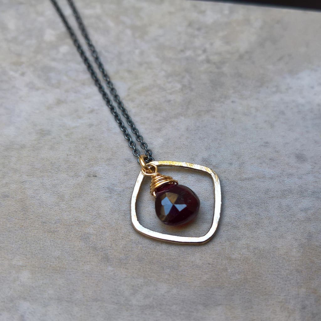 Garnet pendant necklace