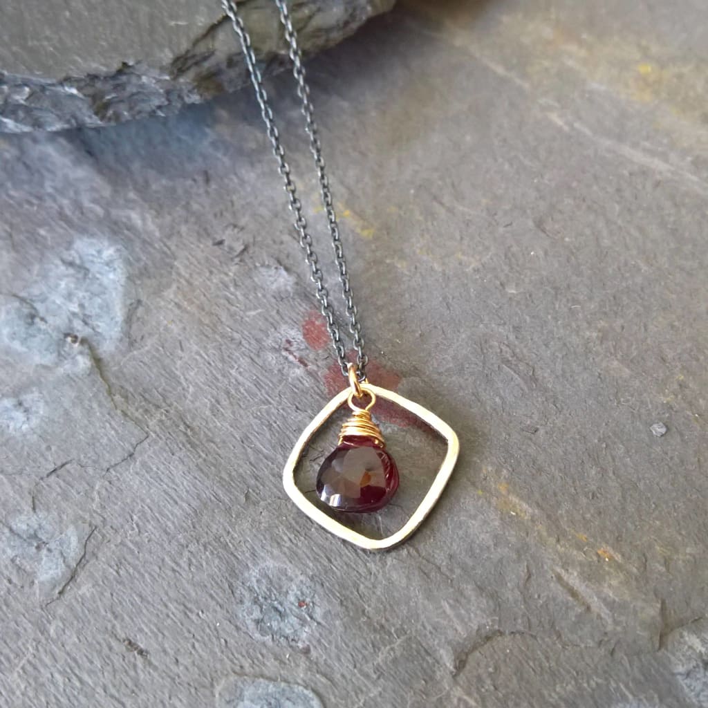 Garnet pendant necklace