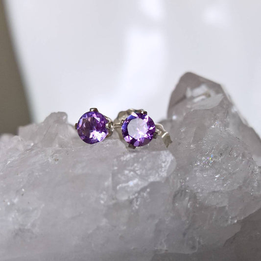 Amethyst sterling silver stud earrings - 4mm