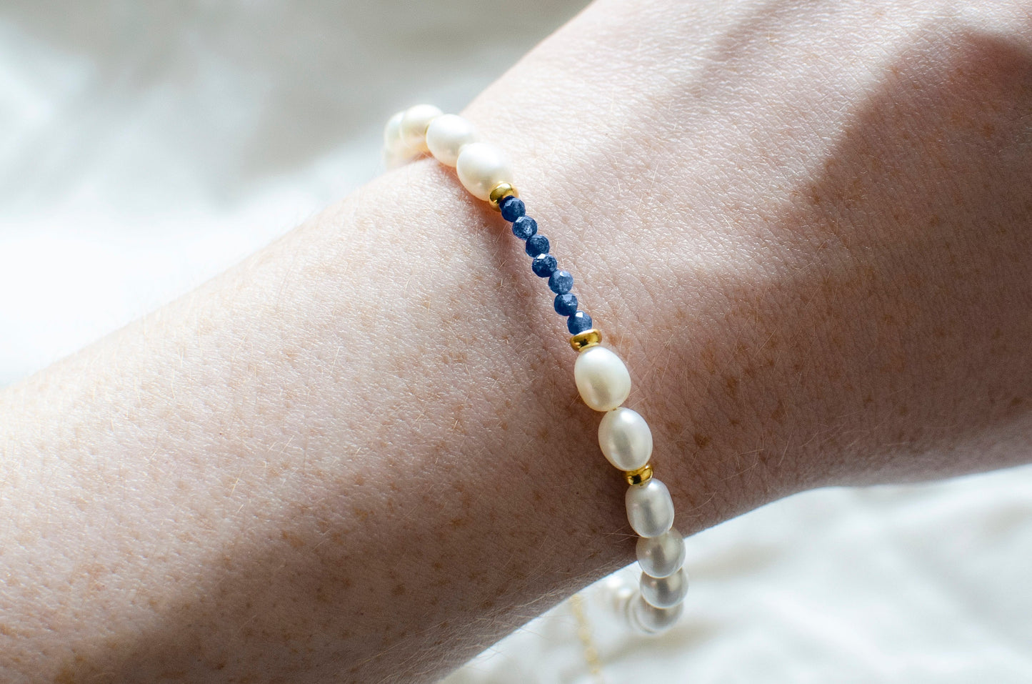 Pearl and Sapphire adjustable bracelet in gold vermeil silver