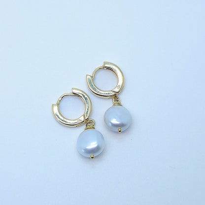 Pearl Huggie hoop earrings in gold vermeil silver