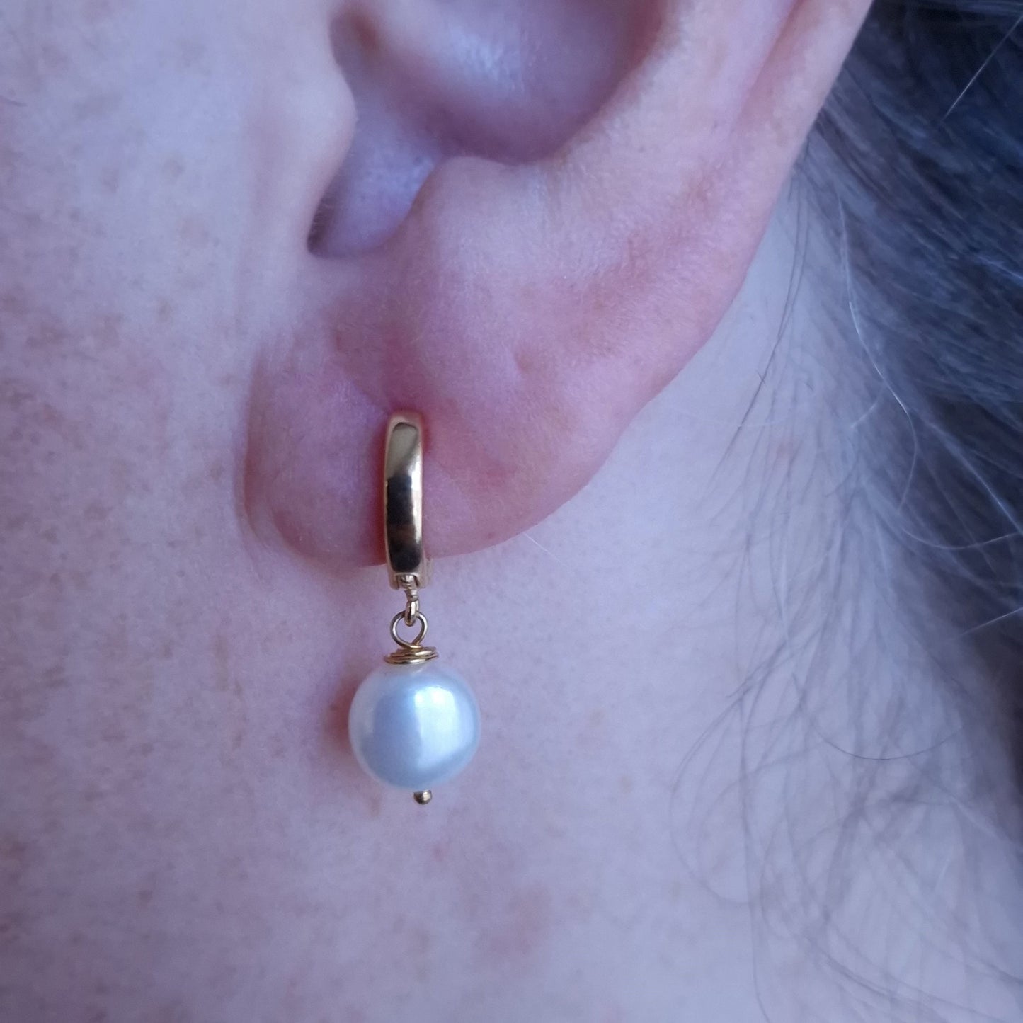 Pearl Huggie hoop earrings in gold vermeil silver