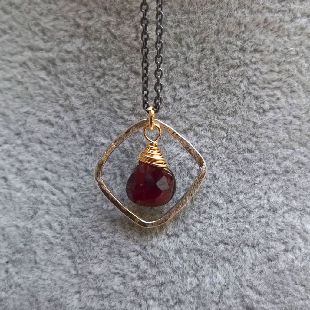 Garnet pendant necklace